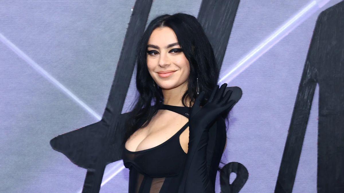 Charli XCX anuncia novo álbum Brat saiba mais sobre o projeto