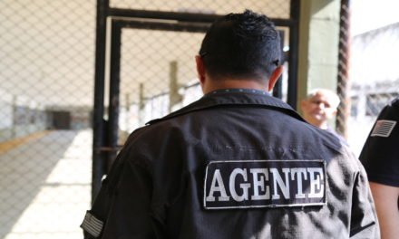 Crítica | Encarcerados
