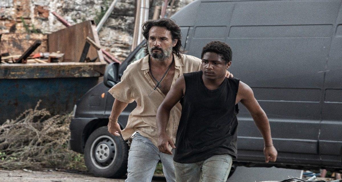 Netflix divulga primeiro trailer do filme ‘7 Prisioneiros’, com Rodrigo Santoro; confira
