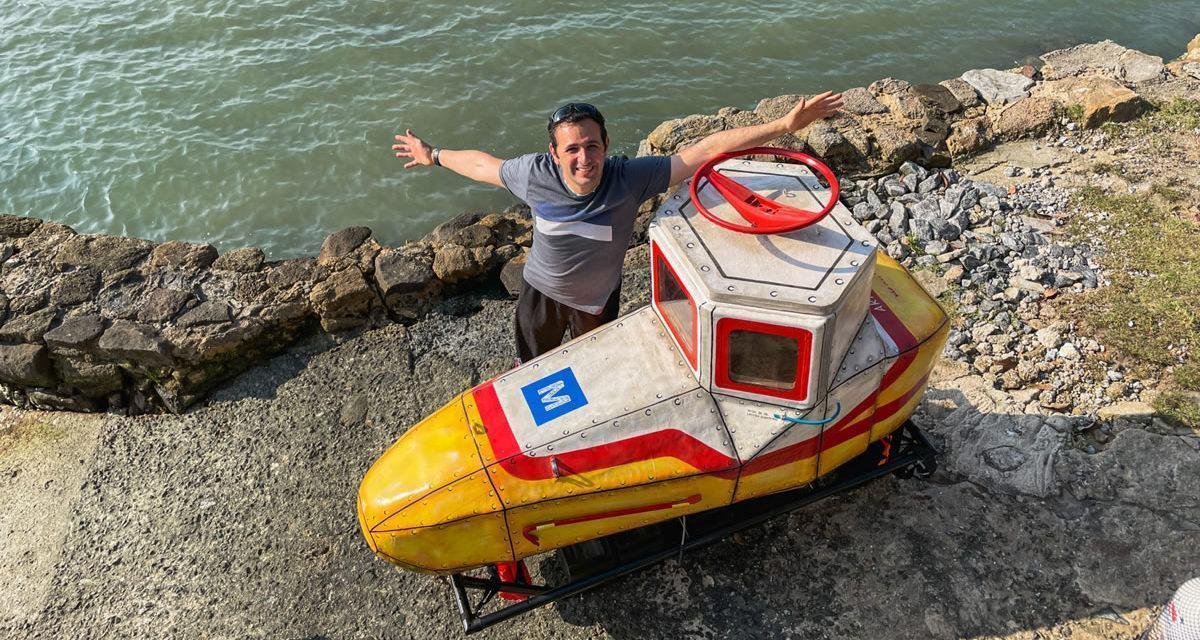 Iberê do Manual do Mundo finalmente coloca seu submarino caseiro no Mar