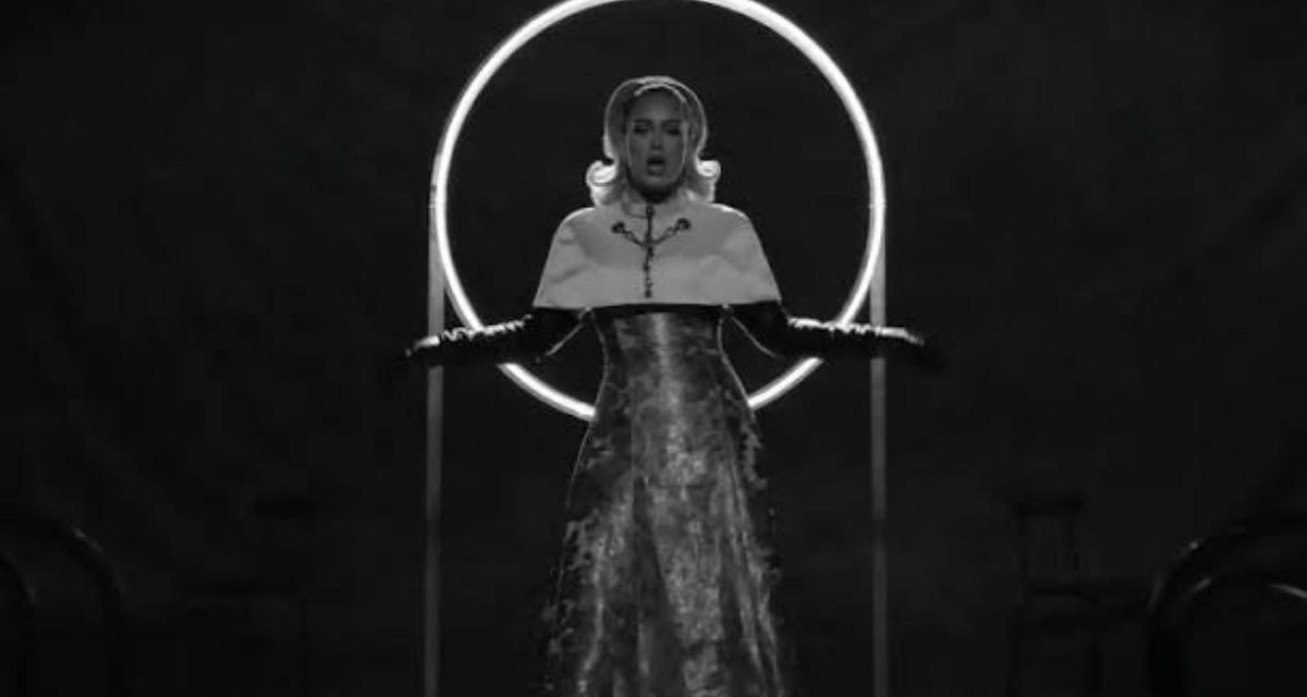 Adele lança clipe de “Oh My God”