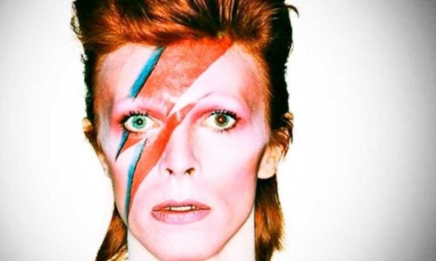 Warner adquiri catálogo musical de David Bowie