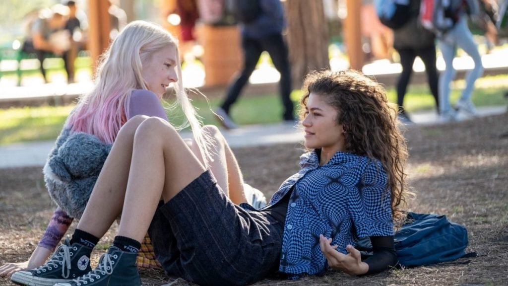 As atrizes Zendaya e Hunter Schafer como Rue e Jules, respectivamente, em "Euphoria"
