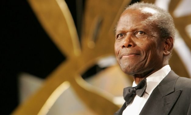 Vencedor histórico do Oscar, Sidney Poitier morre aos 94 anos