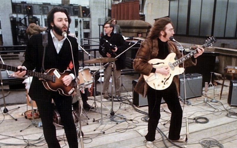 Beatles em sua última apresentação ao vivo como grupo no rooftop em Londres.