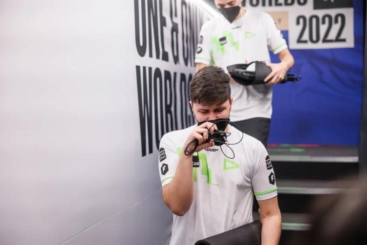 Loud é eliminada do mundial de League of Legends. 