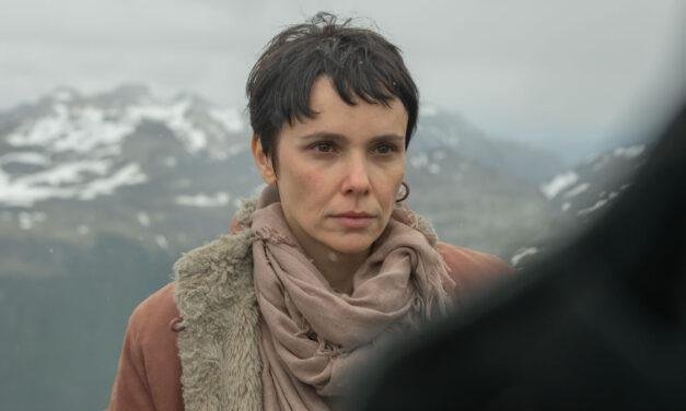 “Bem-Vinda, Violeta” ganha trailer e pôster oficiais