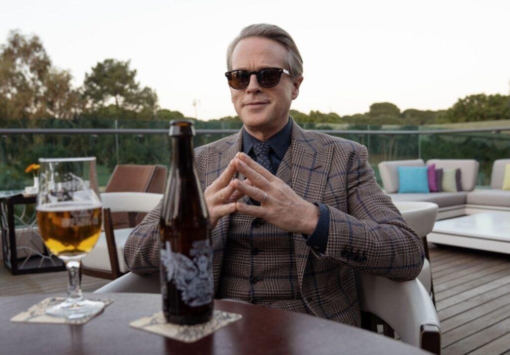 Cary Elwes como Nathan Jarmine