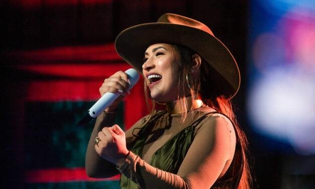 Simone Mendes lança músicas inéditas nas plataformas digitais