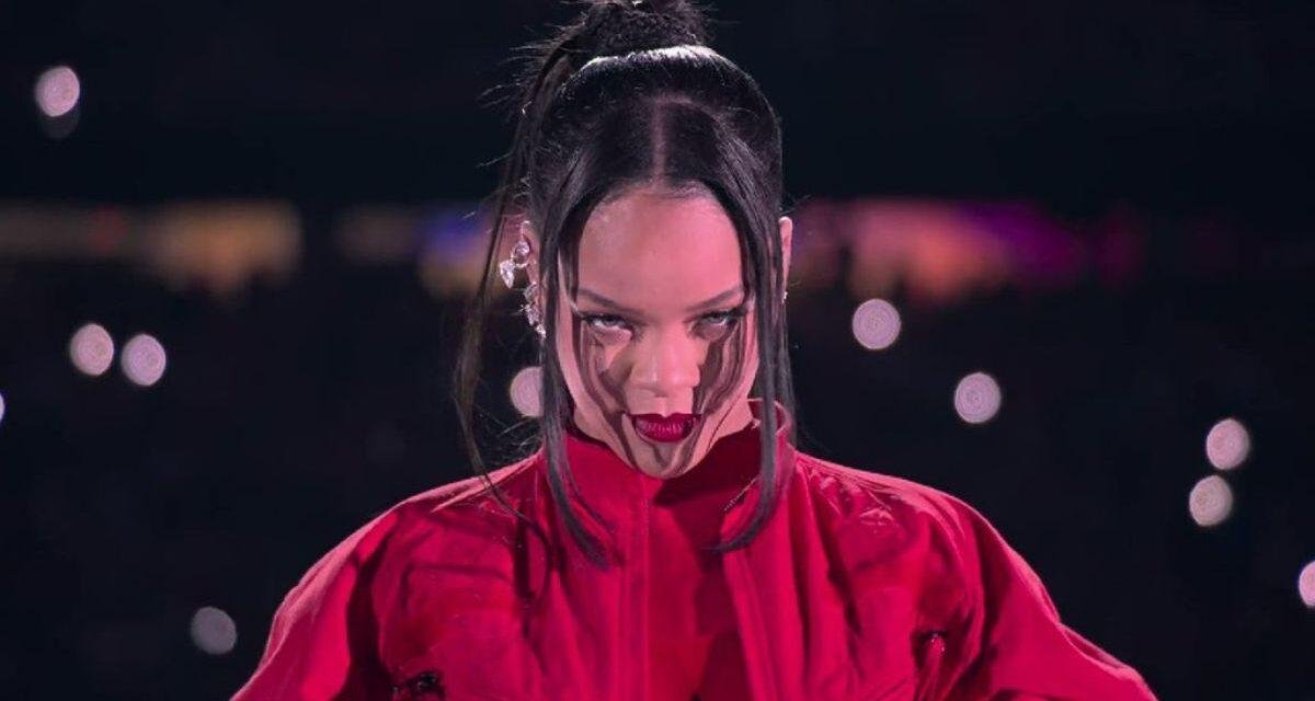 Rihanna no Super Bowl 2023: confira setlist e detalhes do show