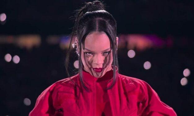 Rihanna no Super Bowl 2023: confira setlist e detalhes do show