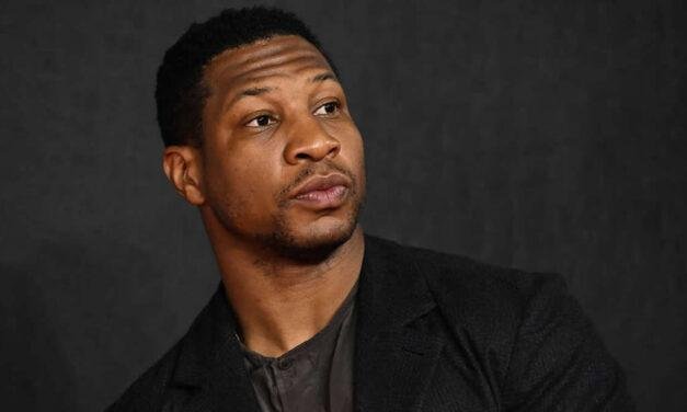 Jonathan Majors é declarado culpado por assédio e agressão