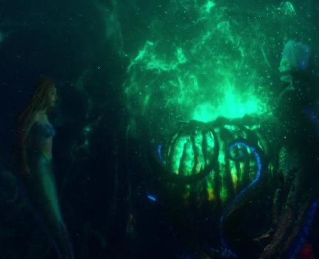 Úrsula e Ariel contracenam em A Pequena Sereia