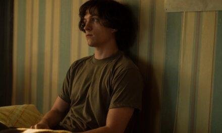 Entre Estranhos: série com Tom Holland ganha trailer