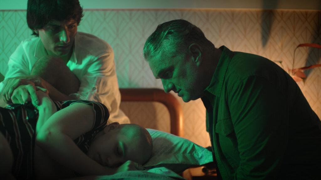 Santo (Rodolfo Ruscheinsky), Nina (Maria Galant) e Lerner (Werner Schünemann).