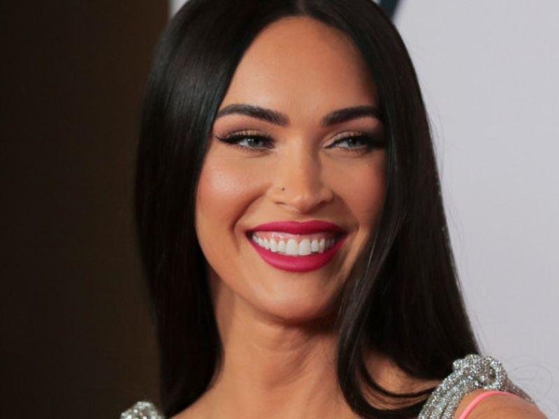 Megan Fox anuncia o lançamento do seu primeiro livro de poemas