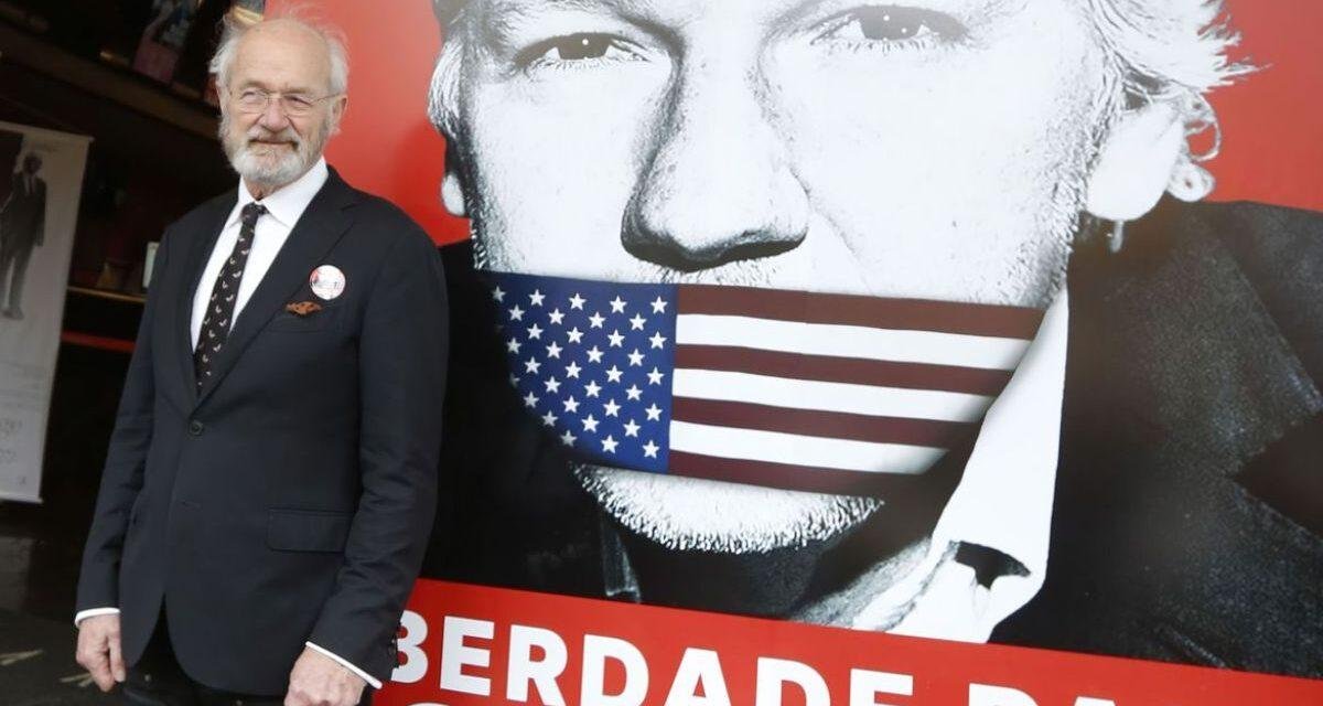Crítica – Ithaka: A Luta de Assange