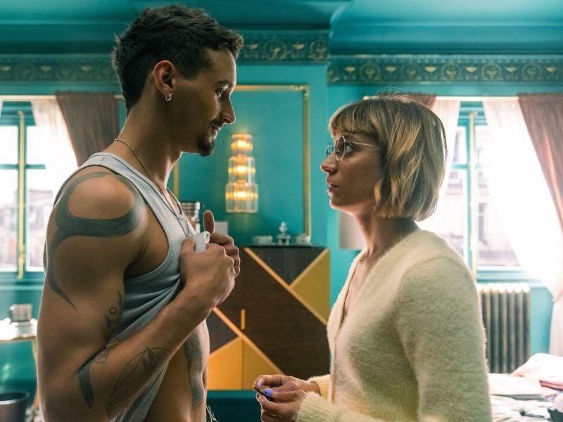 Michelle Jenner e Joel Sànchez em Berlim - Créditos: Netflix / Divulgação
