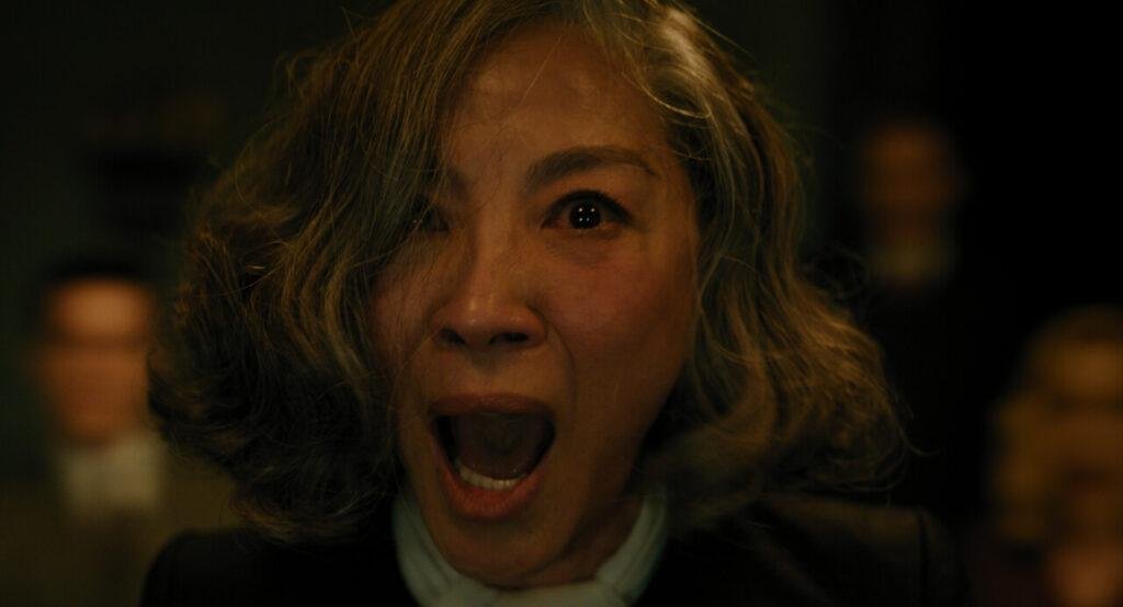 Michelle Yeoh noite bruxa