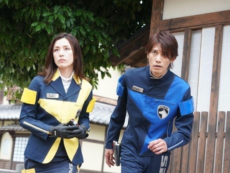 Tokusou Sentai Dekaranger: Fireball Boost | O especial de 20 anos de Dekaranger;
Ayumi Kinoshita (Reimon Marika/DekaYellow), Tsuyoshi Hayashi (Tomasu Hōji/DekaBlue)