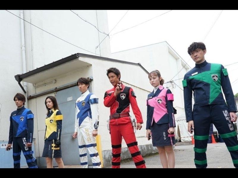 Tokusou Sentai Dekaranger: Fireball Boost | O especial de 20 anos de Dekaranger