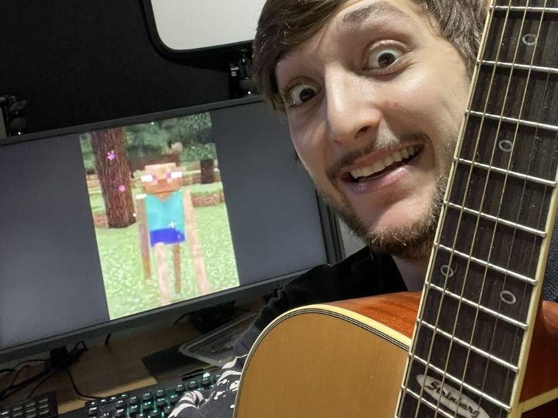 Calango zerou Minecraft com um violão
