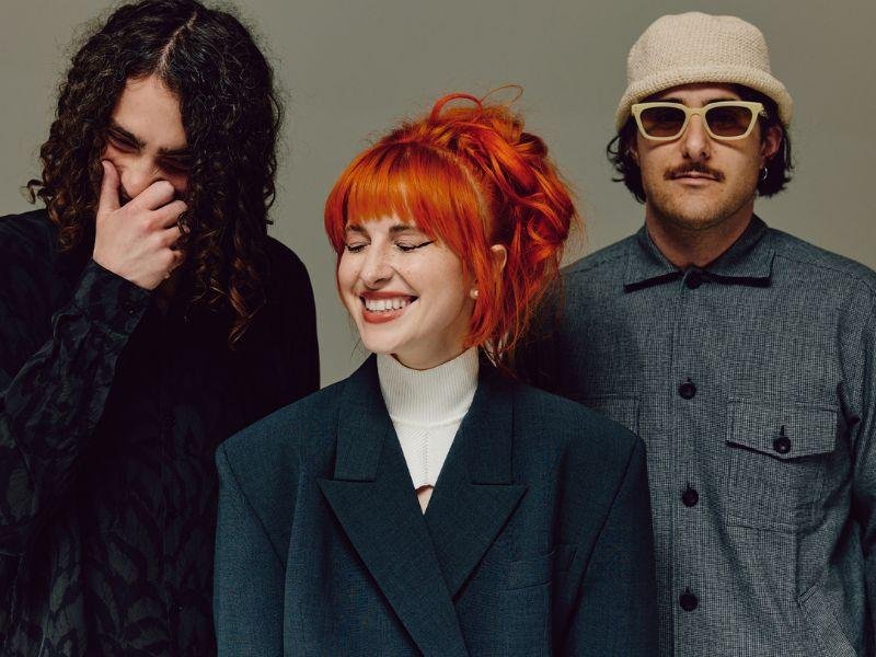 Pela primeira vez, a banda Paramore recebeu mais de uma indicação numa mesma edição do Grammy.