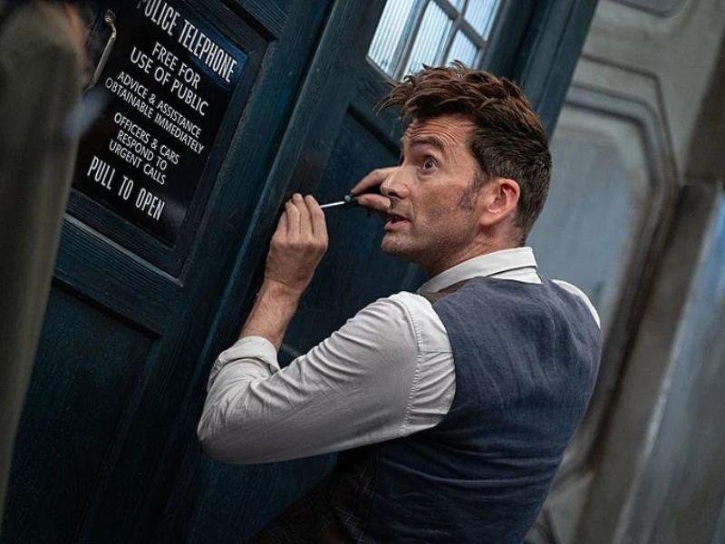 14º Doutor e a TARDIS
