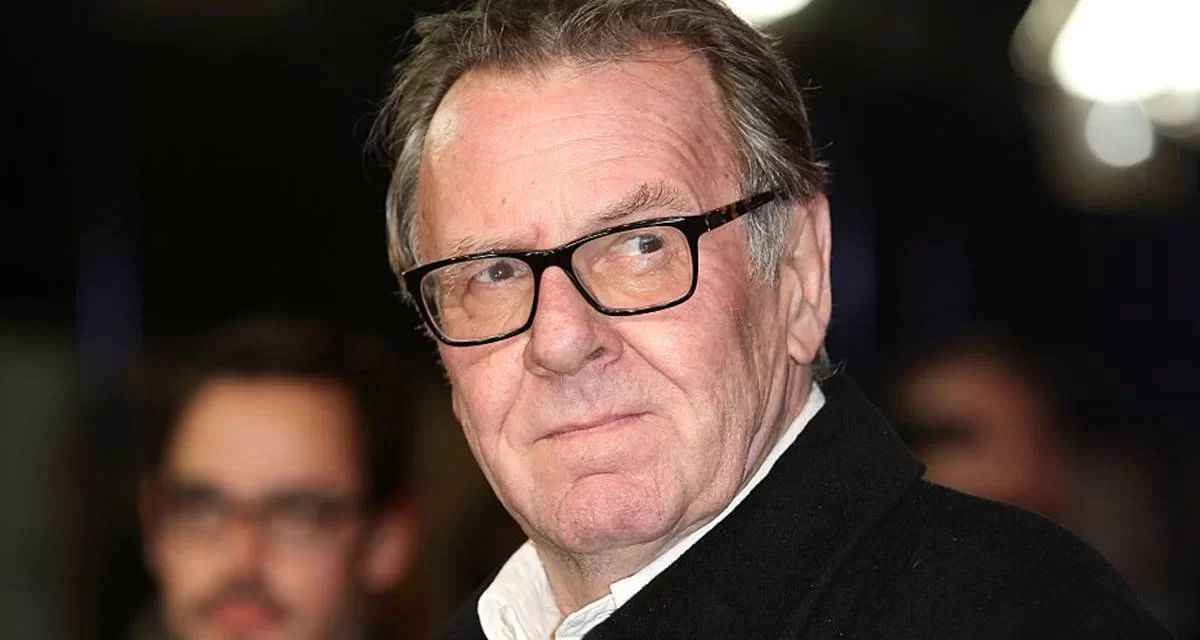 Tom Wilkinson, ator de “Ou Tudo ou Nada”, morre aos 75 anos