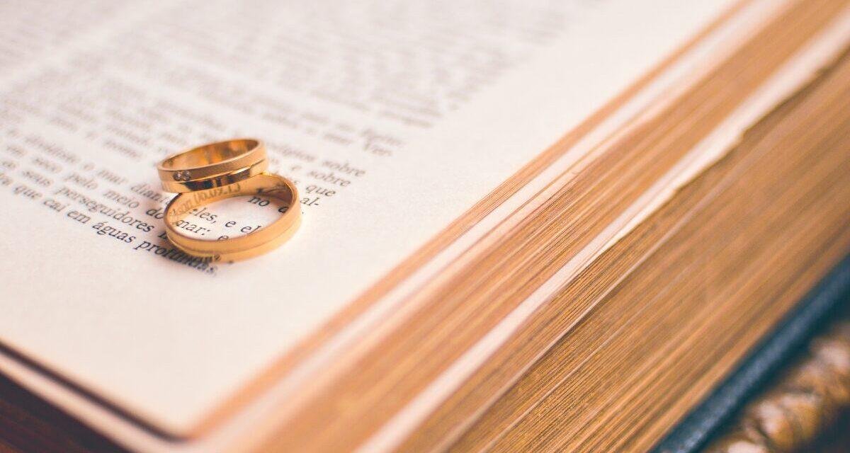 5 livros com casamento por conveniência para ler nas férias
