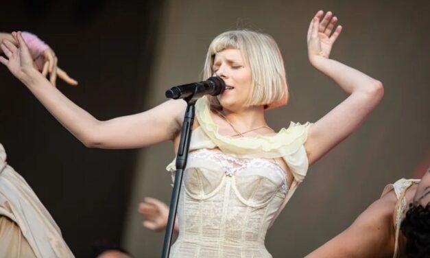 AURORA lança single duplo e clipe de “The Conflict Of The Mind”