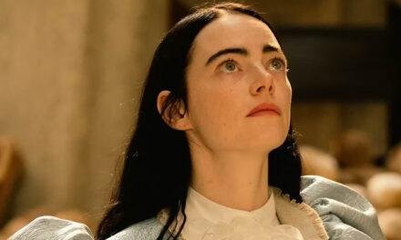Emma Stone reflete sobre o que aprendeu com Bella Baxter após Oscar: “sinto falta de interpretá-la”