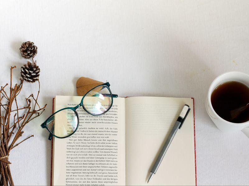 Confira 5 dicas que irão te ajudar a aprender inglês de forma fácil, utilizando os livros como método de apoio.