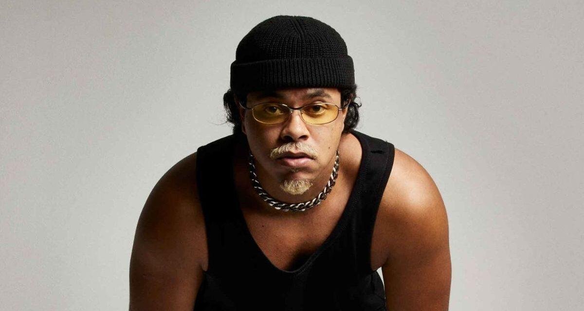 Victor Lou grava novo set em show histórico na Rocinha