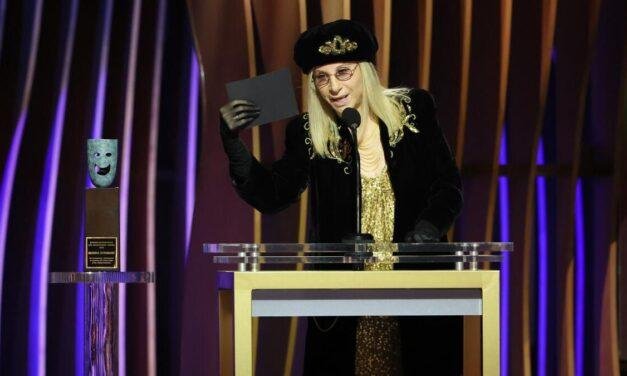 Quem é Barbra Streisand? Vencedora do Prêmio Honorário do SAG Awards 2024