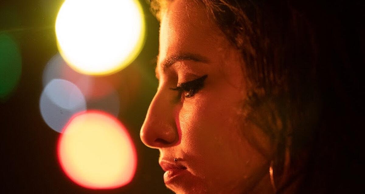 Back to Black: filme sobre Amy Winehouse ganha primeiro trailer