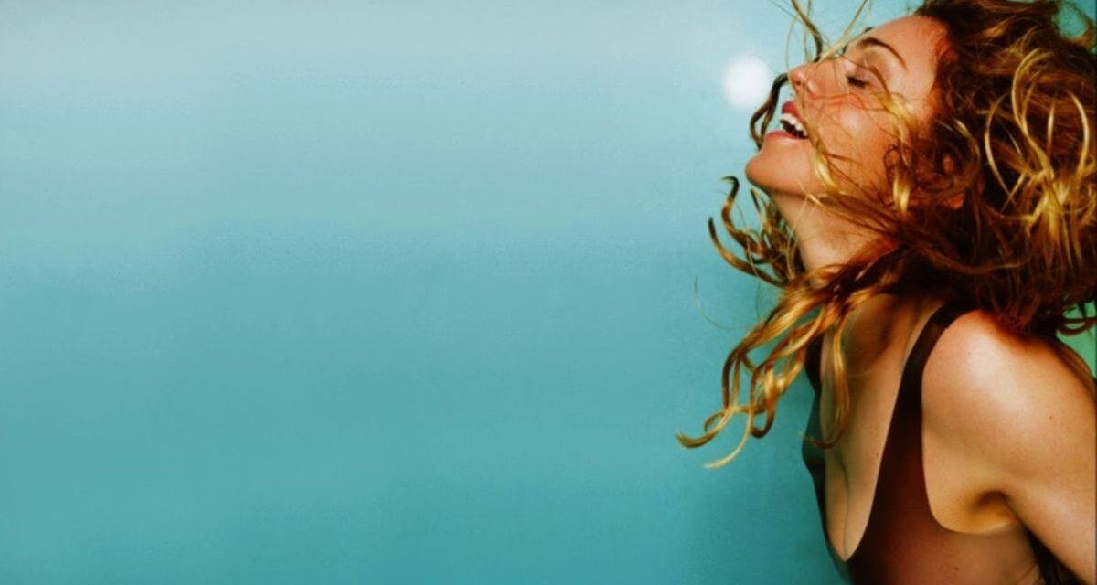 Ray of Light: álbum de Madonna completa 26 anos em plena forma