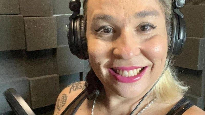 Alexia Vitória, dubladora trans