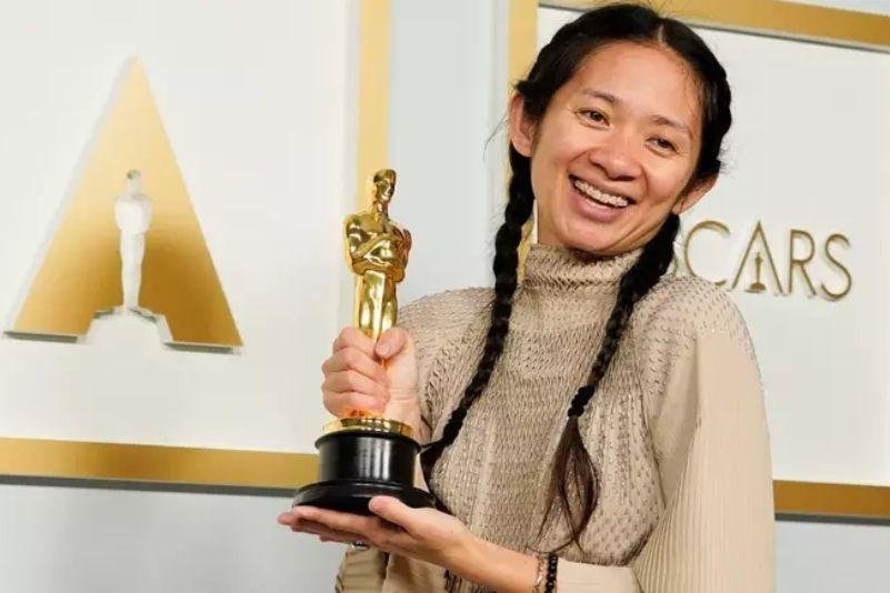Chloé Zhao Ting no Oscar de 2021. Crédito Divulgação