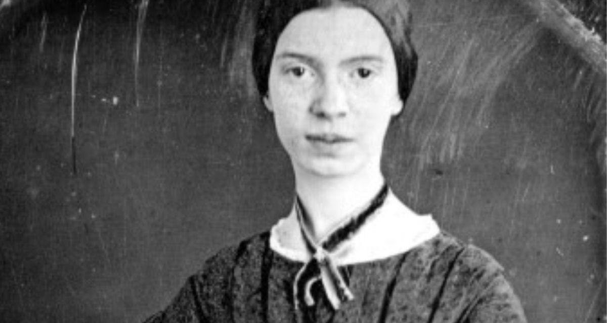 Emily Dickinson: Um olhar sobre a história da poetisa