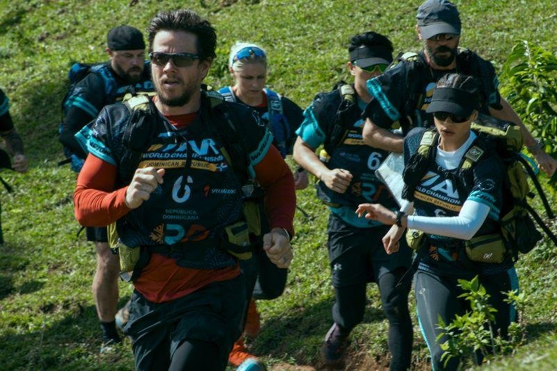 Equipe do filme participando da corrida de 5 dias