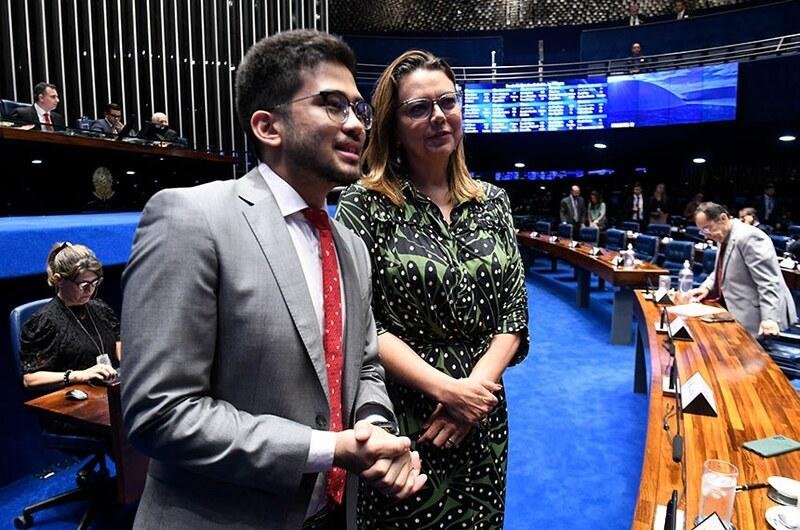 Senadores, Kim Kataguiri e Leila Barros, durante votação do Marco Legal dos Games no Senado Federal brasileiro.