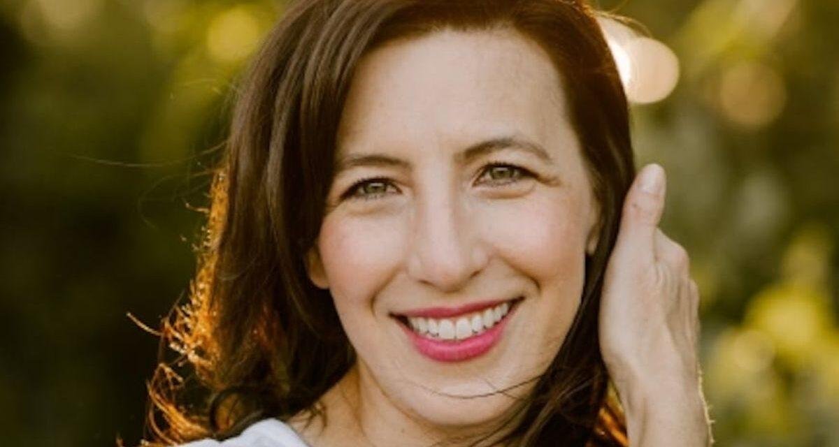 Entenda: Como Stephanie Garber foi seis vezes autora best-seller?