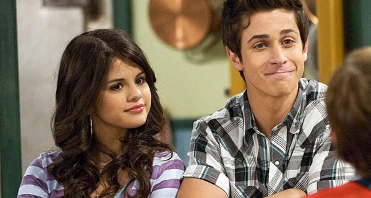 Spin-off de ‘Os Feiticeiros de Waverly Place’ ganha previsão de estreia
