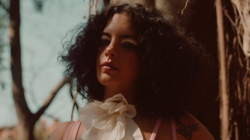 A apresentação de Céu promete levar muito MPB, reggae, samba e outros para o público do Lollapalooza no Palco Alternativo.