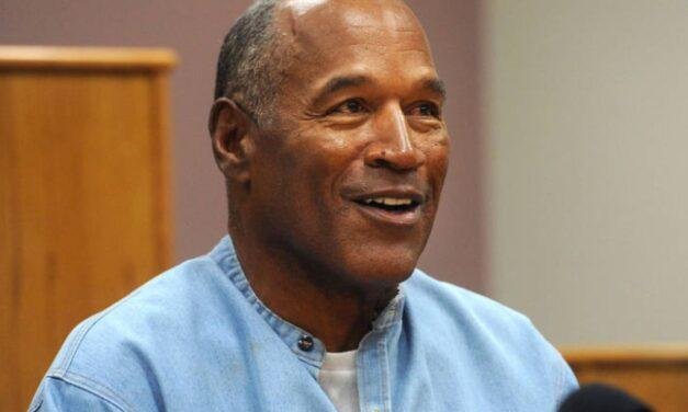 Morre O.J. Simpson aos 76 anos, vitima de câncer