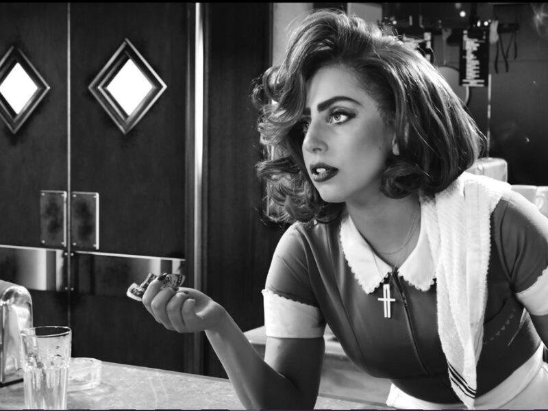 Gaga dá vida à garçonete Bertha no filme Sin City 2: Dama Fatal
