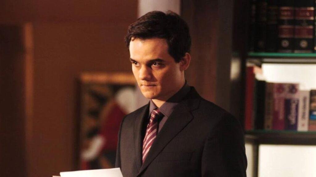 Wagner Moura como Olavo em Paraíso Tropical