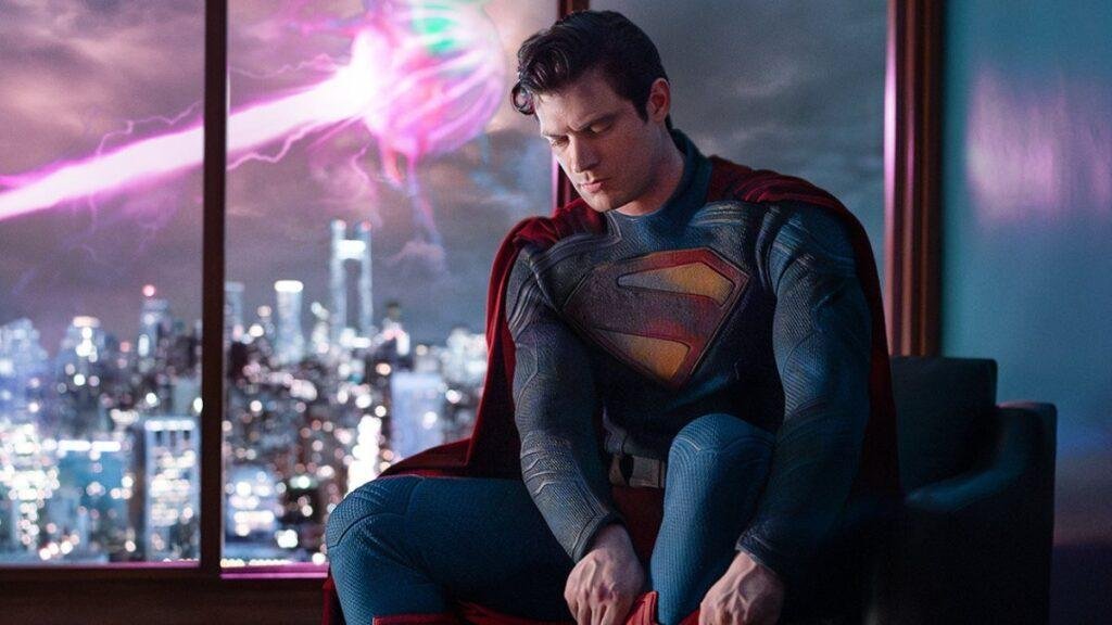 Novo Superman surge com visual clássico com David Corenswet