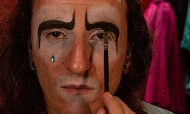 Crítica |”A Filha do Palhaço”, um filme de refúgio e reflexões sobre paternidade
